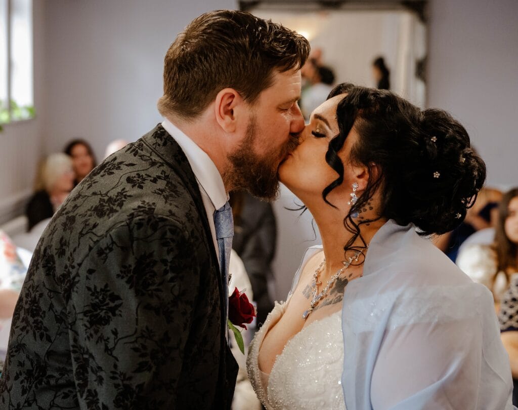 Kelly & Andrew – Stamford Registry Office, photo 6